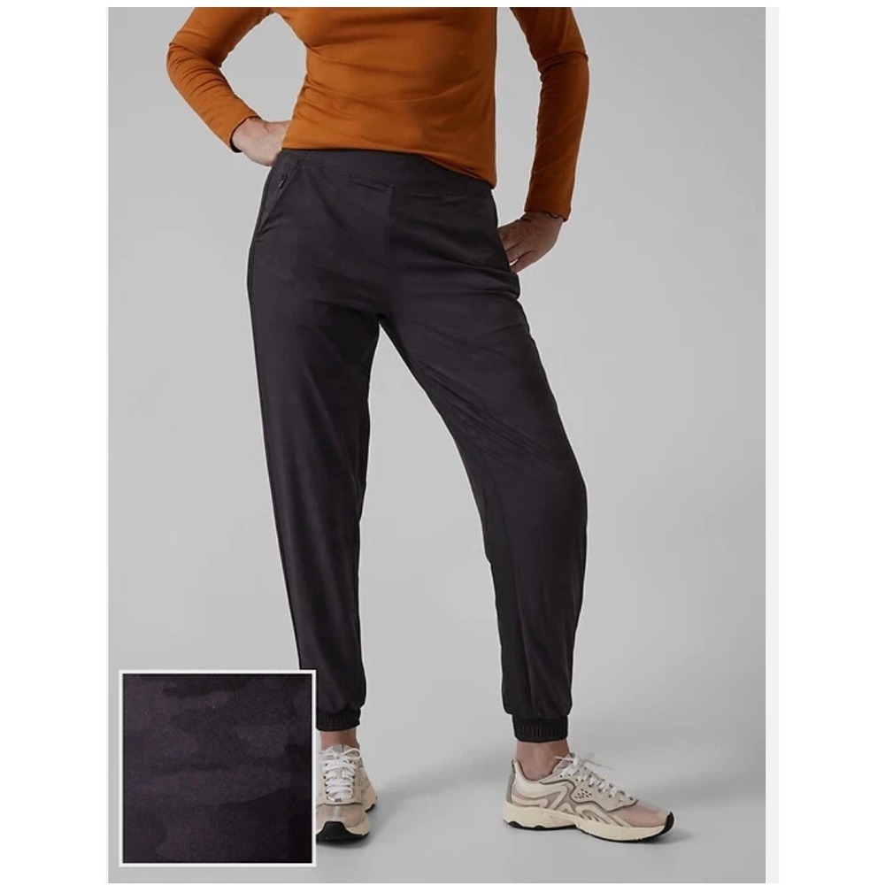 Athleta Brooklyn Textured Lined Jogger Pants Women Sz Black Camo Cuffed‎ Active